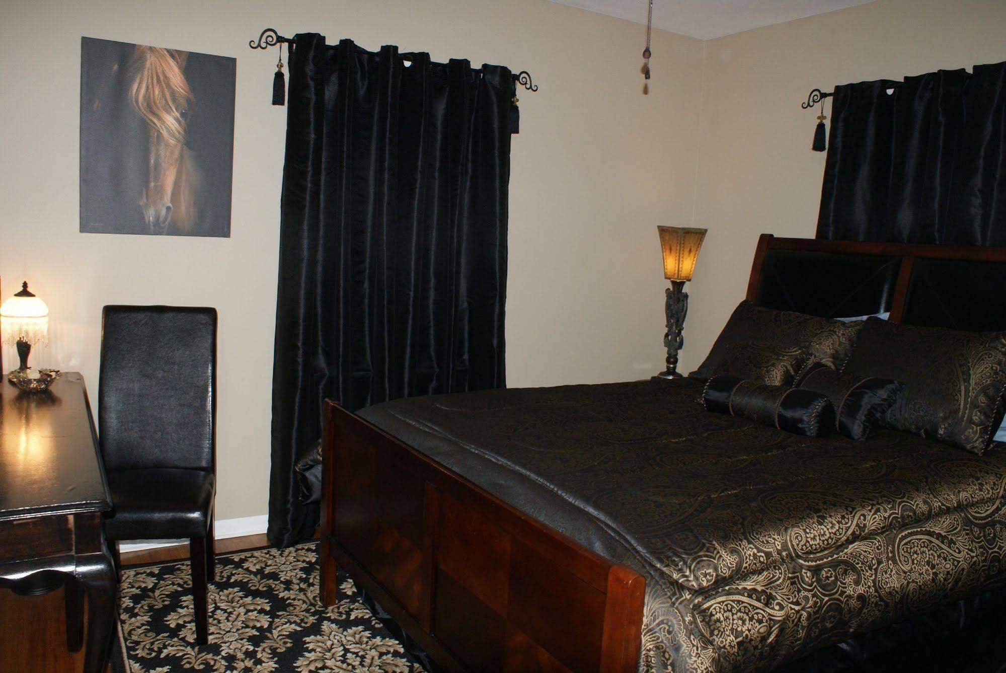 The Foxtrot Inn Ava Εξωτερικό φωτογραφία